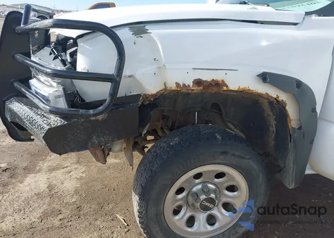 2004 Chevrolet Silverado 1500 Ls z USA, uszkodzony, nr VIN 2GCEK13T941289496